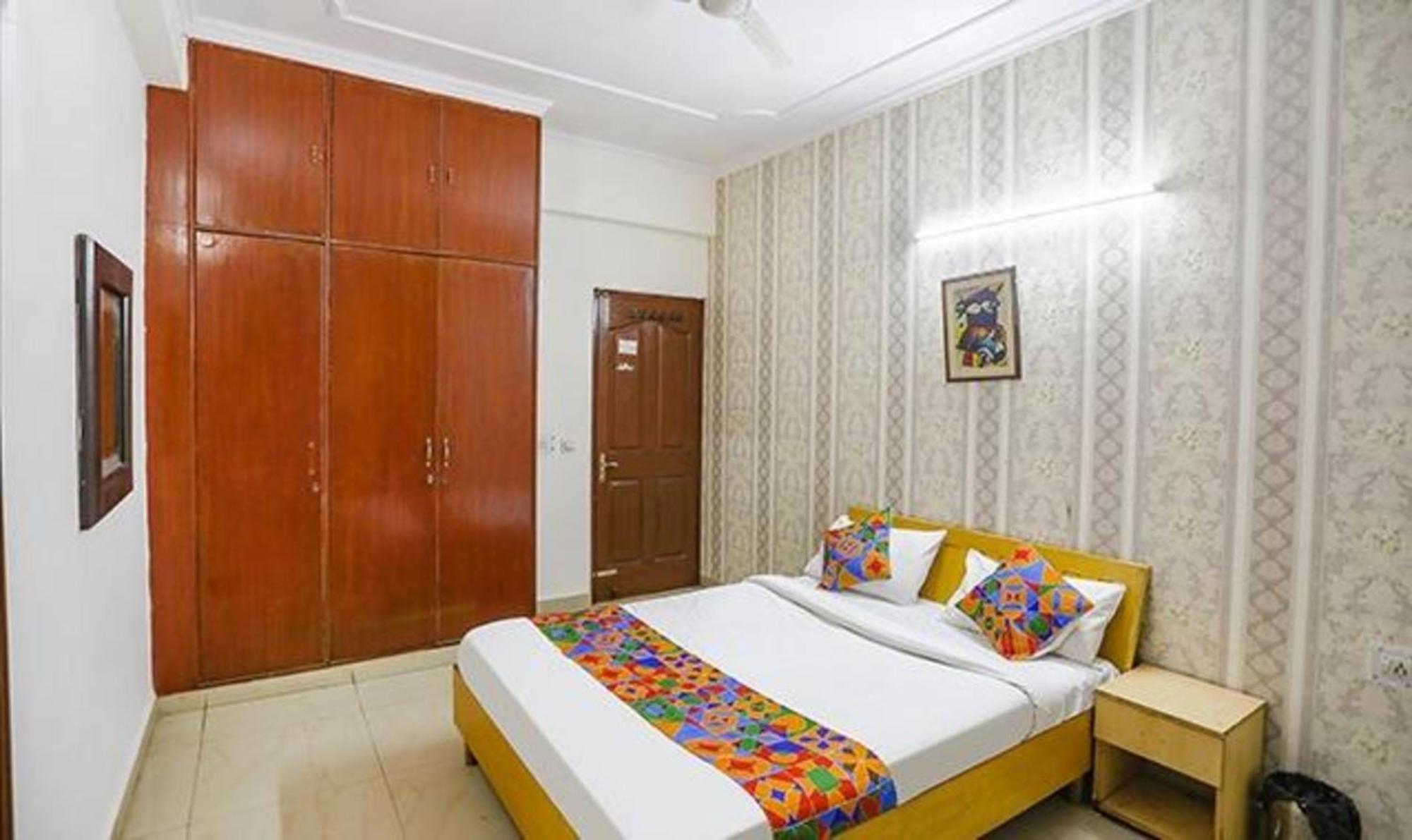 Fabexpress Ap International Hotel Noida Exterior foto