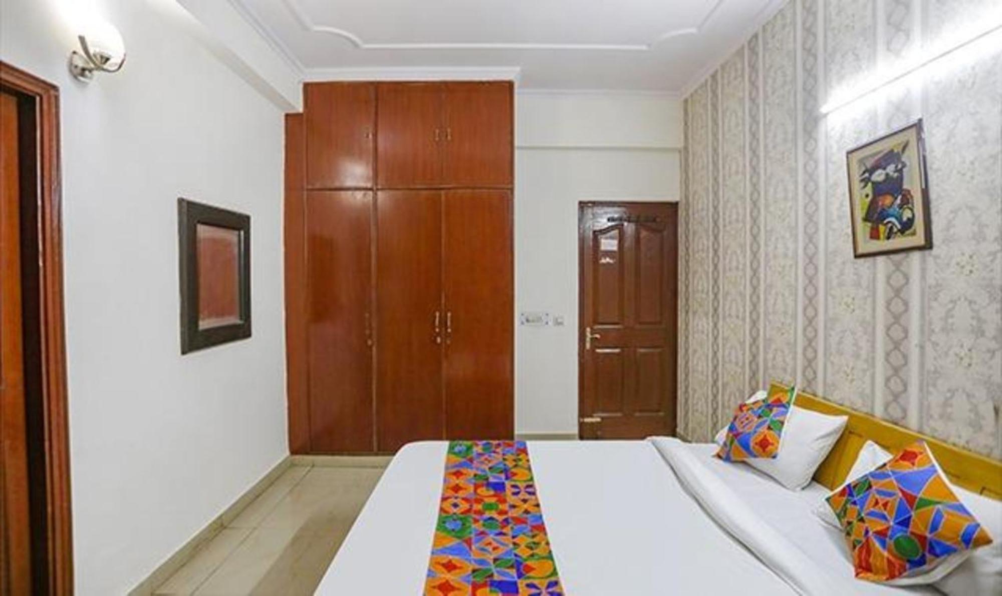 Fabexpress Ap International Hotel Noida Exterior foto
